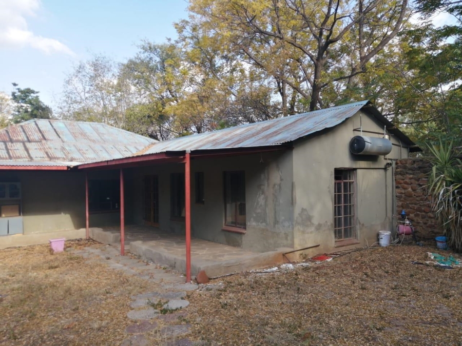 Commercial Property for Sale in Tweeriviere A H North West
